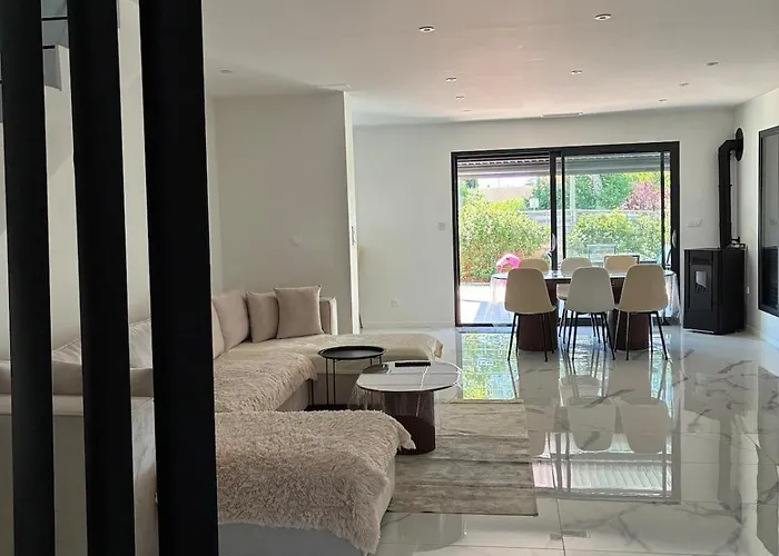 ヴィラ Jenna Plaissan